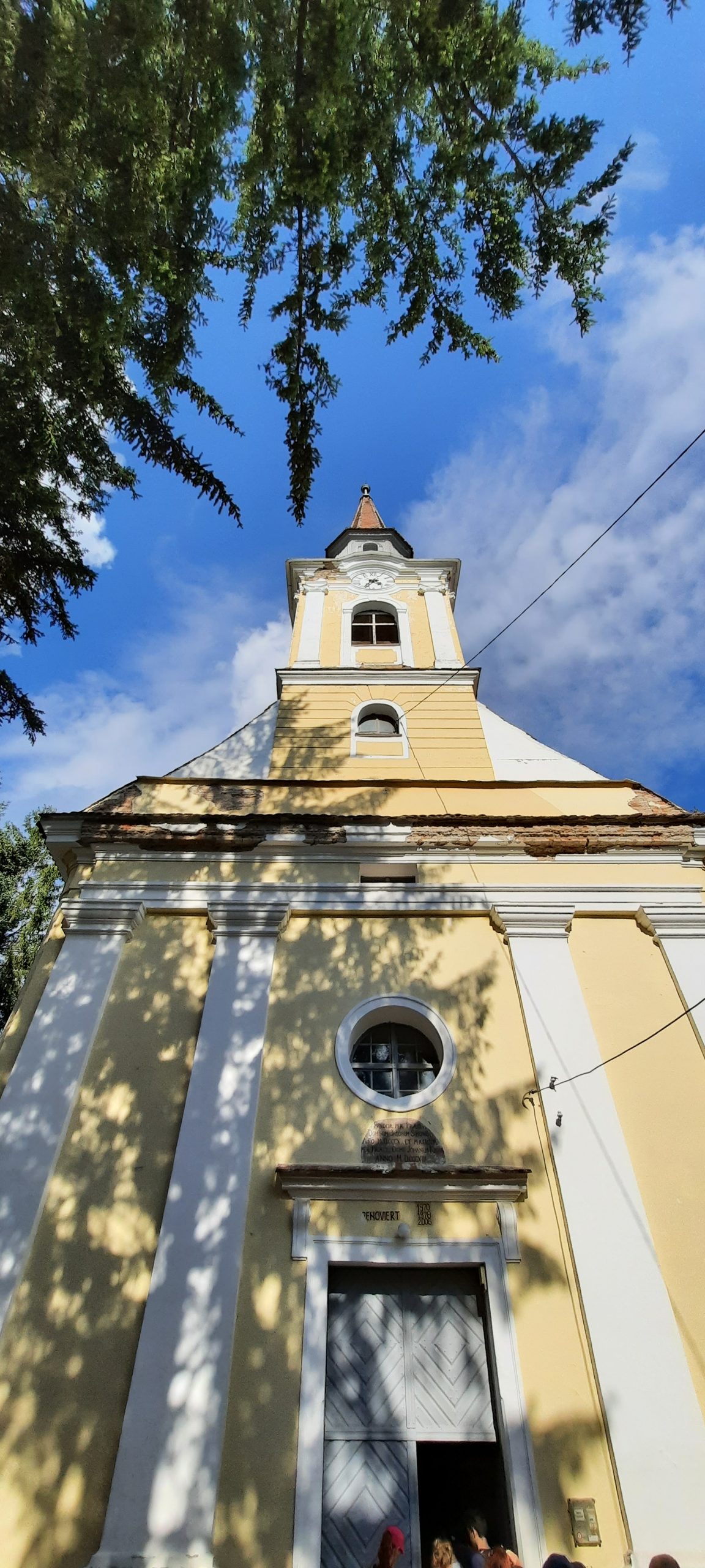 Biserica fortificată din Criț